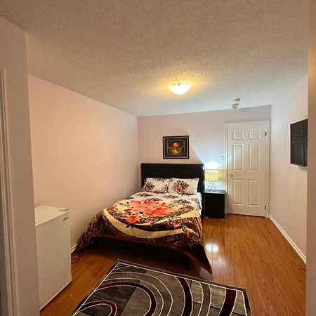 Cmoney Beautiful Home 2 Brampton Kültér fotó
