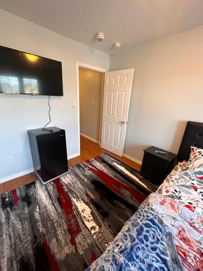 Cmoney Beautiful Home 2 Brampton Kültér fotó