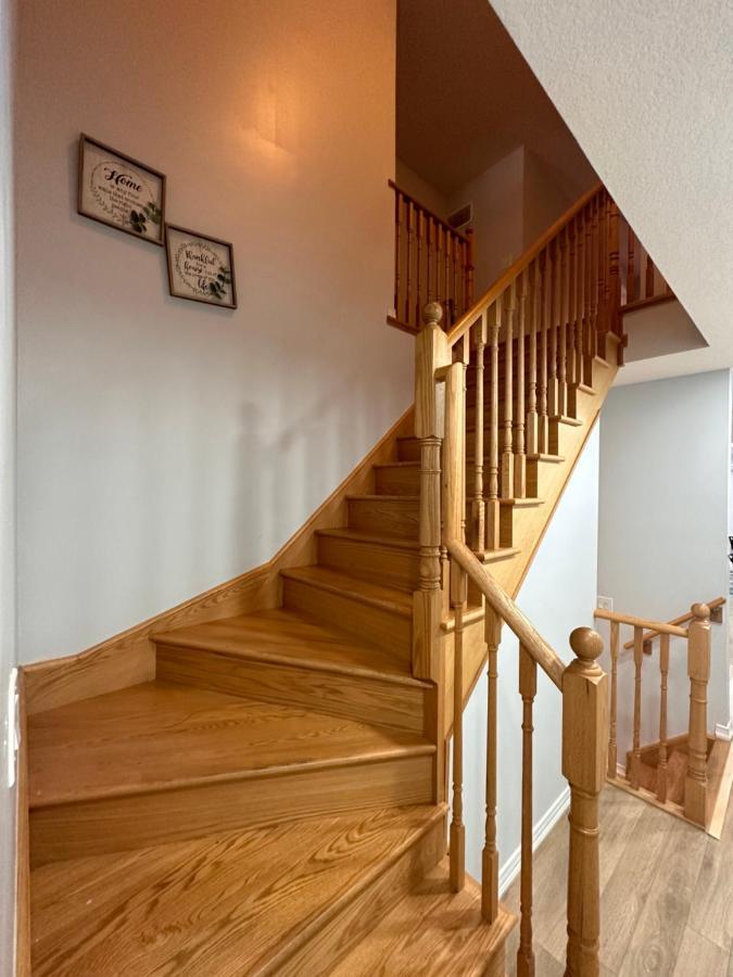 Cmoney Beautiful Home 2 Brampton Kültér fotó