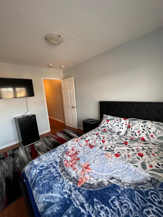 Cmoney Beautiful Home 2 Brampton Kültér fotó