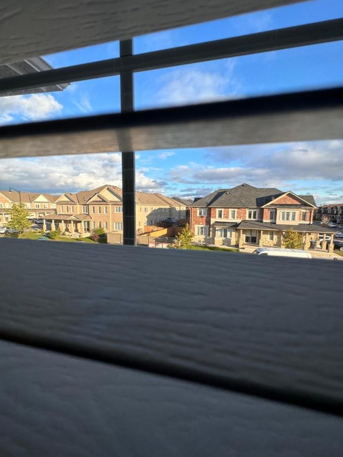 Cmoney Beautiful Home 2 Brampton Kültér fotó