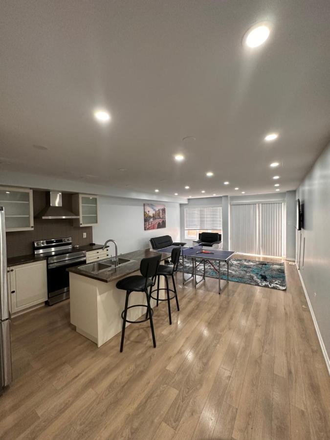 Cmoney Beautiful Home 2 Brampton Kültér fotó